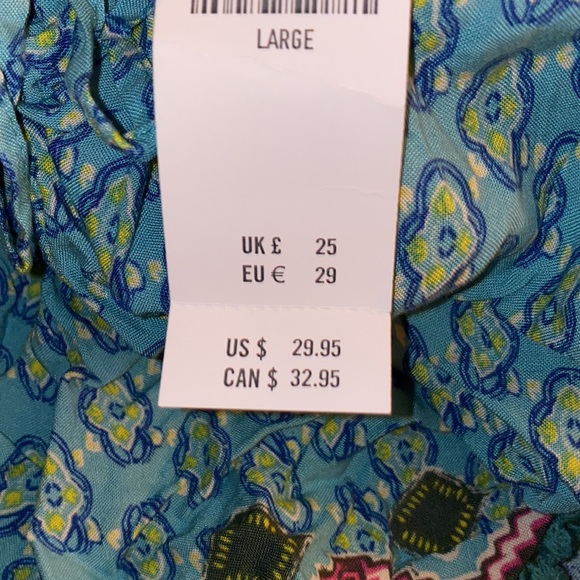 patterned flowy hollister shorts - Picture 4 of 4